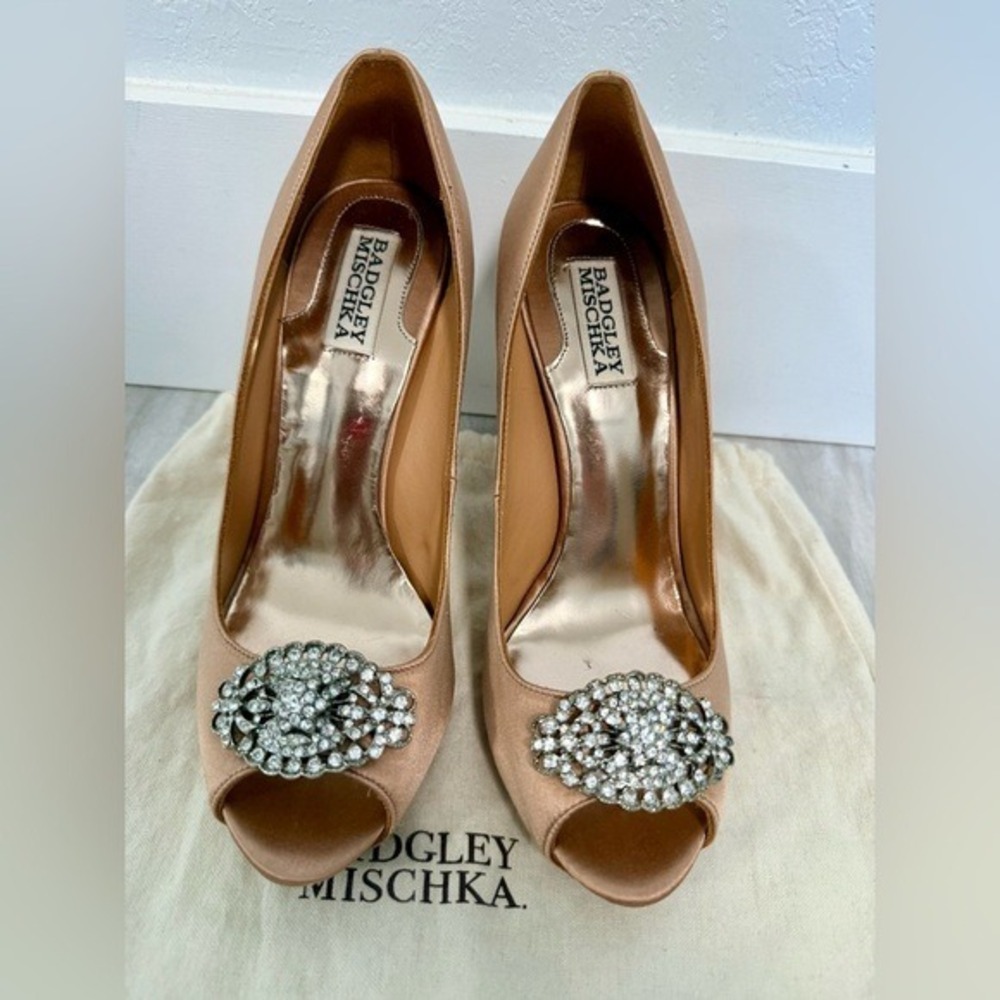 Badgley Mischka Women Champagne Satin Peep Toe Heels Embellished Jeweled 8.5‎ - Picture 6 of 13